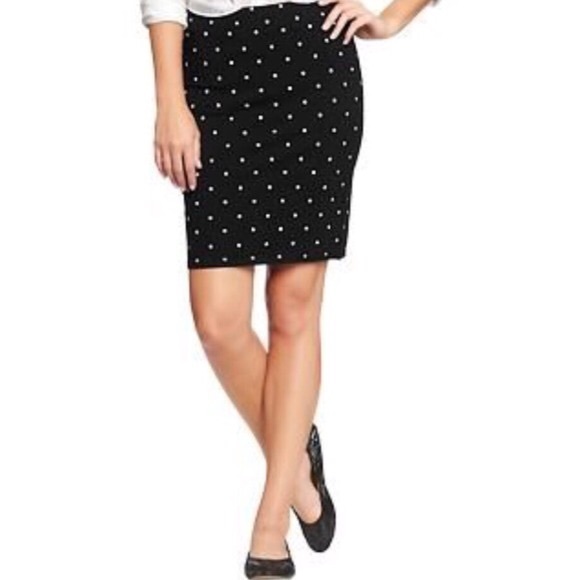 Old Navy Dresses & Skirts - NWOT Old Navy dot pencil skirt